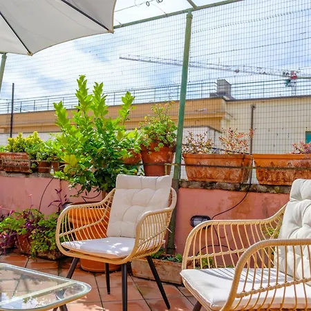 Apartamento Elegantis Monti Penthouse With Private Terrace And Colosseum View Roma